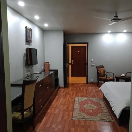Hira Guest House