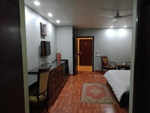 Hira Guest House - Homestays