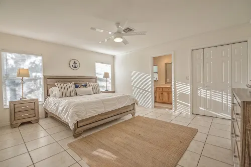 3/2 Beach House Close to Beach: Kid and Pet Friendly!