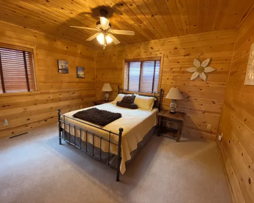 Beautiful Home in the Woods Hotels in Lenroot