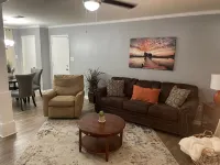 Cozy 3 bedroom home with fast wifi very close to hospital. - Bungalows