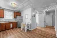 The Coral Door. 2 Bdrm 1 Bath Unit. Sleeps 5. Linens Included! - 2 tähden