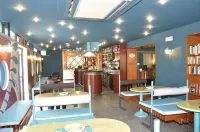 Hotel Carol