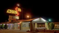 66 Motel - parking