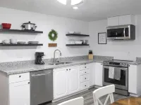 Modern 3-bedroom Guest Suite by Silicon Slopes Hotels in Eagle Mountain