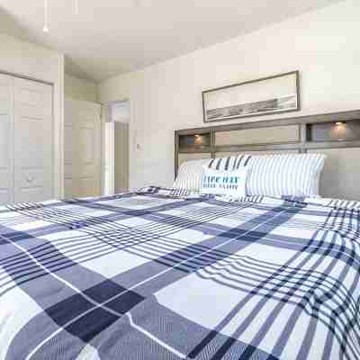 Coastal Cottage! Brand New Listing! Rooms