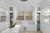 Forest Hills Manor w/ King Bed - บูติค