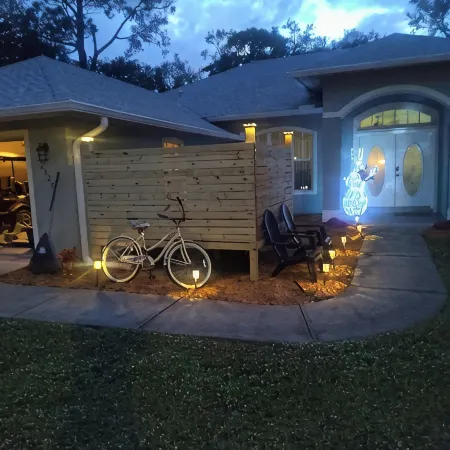 Heated Pool/ Dog Friendly/ X-mas Tree/ Golf Cart.