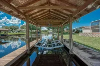 Welcome to Floridays...a quiet place by the lake - Boutique