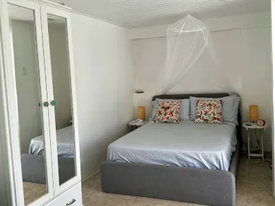 Peaceful Village studio 1 minute walk from one of the best beaches in Antigua. Hotels in 