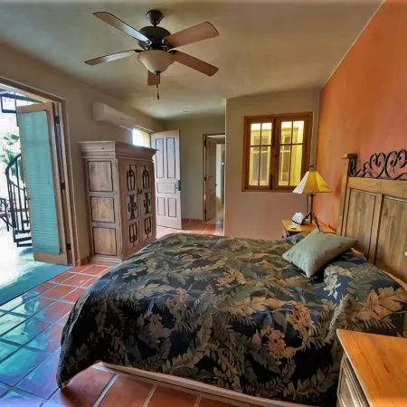 Cozy Villa near beach & pools