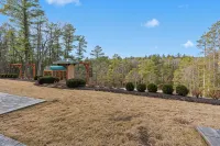 Upscale, Riverview, 3Br, 3BA, 2040SF, Main Floor, 14ft Ceiling - 3-Star