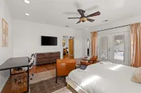 Luxury Amenity Paradise! Sleeps 18 - Pool, Hot Tub, Game Room, Golf, Fire Pit! - Private Pools
