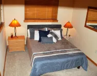 BEST RATE 3bed/2bath SLEEPS 6 GREAT LOCATION - CLOSE TO ALL SKI AREAS - balcony