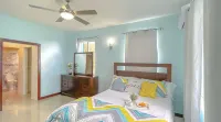 Family-sized villa- 5 mins from secluded beach! 10 mins from city centre! - 3-Star