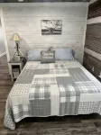 The Yellow Rose, Near the Square, Renovated & in the Heart of the Hill Country - 3-Star