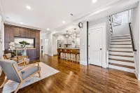 LARGE LUX 6BD, 4BA HOME +garage & patio - Bungalows