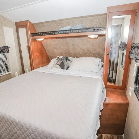 (RV2) Paradise in Sargent. Saltwater canal, minutes to ICW and beach.