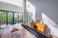 Brand new custom lake house with breathtaking panoramic views - 3-Star
