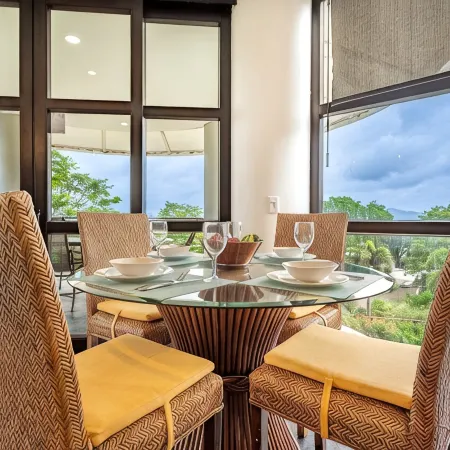 Exclusive la Perla Tamarindo Condo 3Br Luxury Retreat, Walk to Beach and Dining!