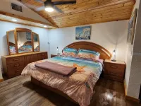Shadow's Oasis, Tropical Cozy 2/2 w/ Pool, Sundeck & Fishing in your own space! - Pool