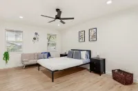 Luxury Newly Renovated Home w/Private Pool+Fire Pit+BBQ Near Downtown&Airport - สระว่ายน้ำส่วนตัว