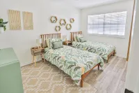 Less than 1 mile from downtown Fairhope!
