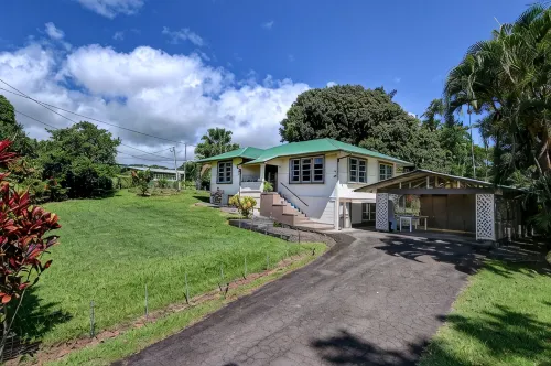 Spacious Historic Estate ~ 5 Min Walk to Hilo & Bay Front - 3-Star
