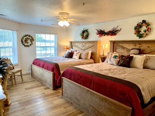Walk in level. 3 King beds, , massage chair. Water Bubble Cascade . - Wifi