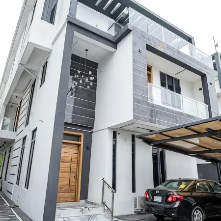 6 Bedroom Mansion in Lekki Phase 1