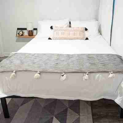 Minimalist Style Home in Downtown JC - TF #12 Rooms