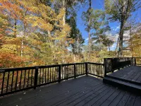 Rivah Retreat -River Front- Fishing -Hot tub - Chalets