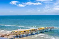 Luxury Oceanfront Condo with Gorgeous Views in Daytona Beach Shores.  4BR, 3BA - 4-Star