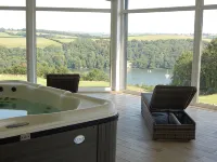 Stunning location, superior quality barn, open all year, swimming pool, hot tub - Wifi