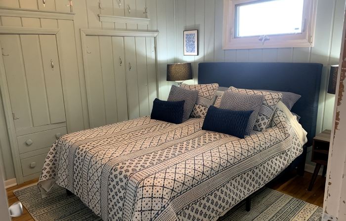Cheerful Port Austin Cottage, short walk to the Beach!