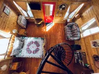 Lemhi Shoshone Cabin, Greyhouse Vacation Rentals - Chalets