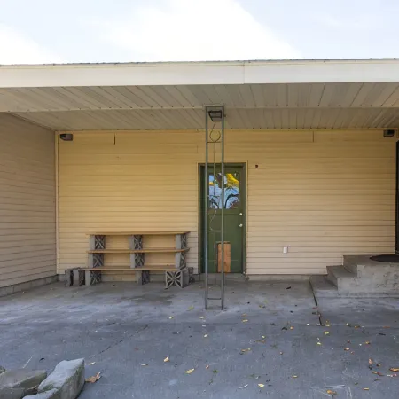 Peaceful and Welcoming 3 bedroom/1.5 bath home conveniently located!