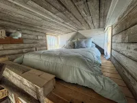 Tiny house on 50+ acre farm. Easy drive to Covington square and more! - Homestays