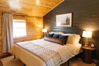 Boone's Bluff RRG- HUMBLE COZY STAY w/ Firepit - Boutique
