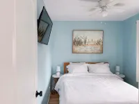 Little Bell's Bungalow / Walkable to Saugatuck and Douglas / Updated - 3-Star
