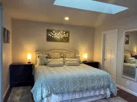 Spruce Cottage Bright 3 Bedroom 2 Bath near Henderson Center. Master suite. - 4-Star