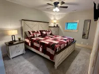 NEW LISTING! BRAND NEW with 2 beds/2 baths - Spacious, Mountain Views, Central - 4-Star