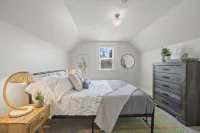 The Reddish House: 6th Ave, UPS, UW, Ruston - Balkoner
