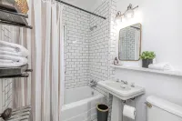 Modern Loft in Historic Birdtown - Unit 4 - Homestays