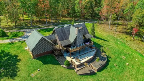 Wow! Timber Ranch Lodge, 43 acres, Sleeps 12, Family and Pet Friendly! - 3-Star