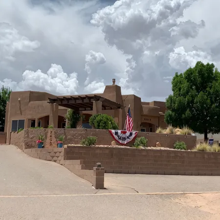 Kelly’s Casita with Gated Off Road Parking.  Private, Quiet, Clean, Comfortable.