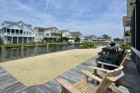 Imagine Staying at This Quiet Water Front Beach Cottage - Family + Bikes, Canoe - Wi-Fi