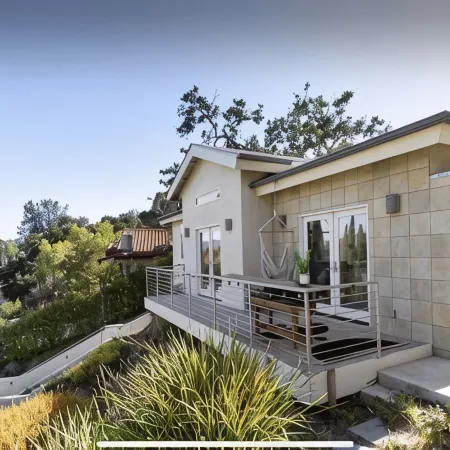 Bright 4 Bedroom Mountain View Home By Arts Plaza
