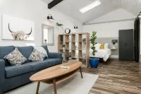 Adorable Modern Guesthouse - West Downtown Boise - 4-Star