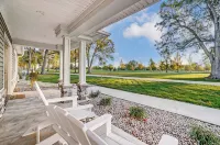 Heated Seasonal Pool, Hot Tub, Golf Course Home with Putting Green, Dogs Welcome - 5 Sao